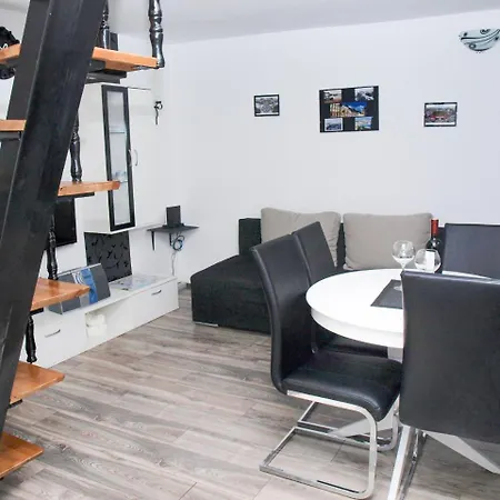 Sara Apartmán